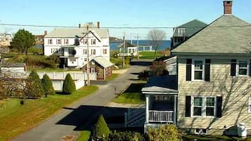 House (4 Bedrooms) | Front of property