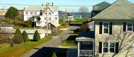 House (4 Bedrooms) | Front of property