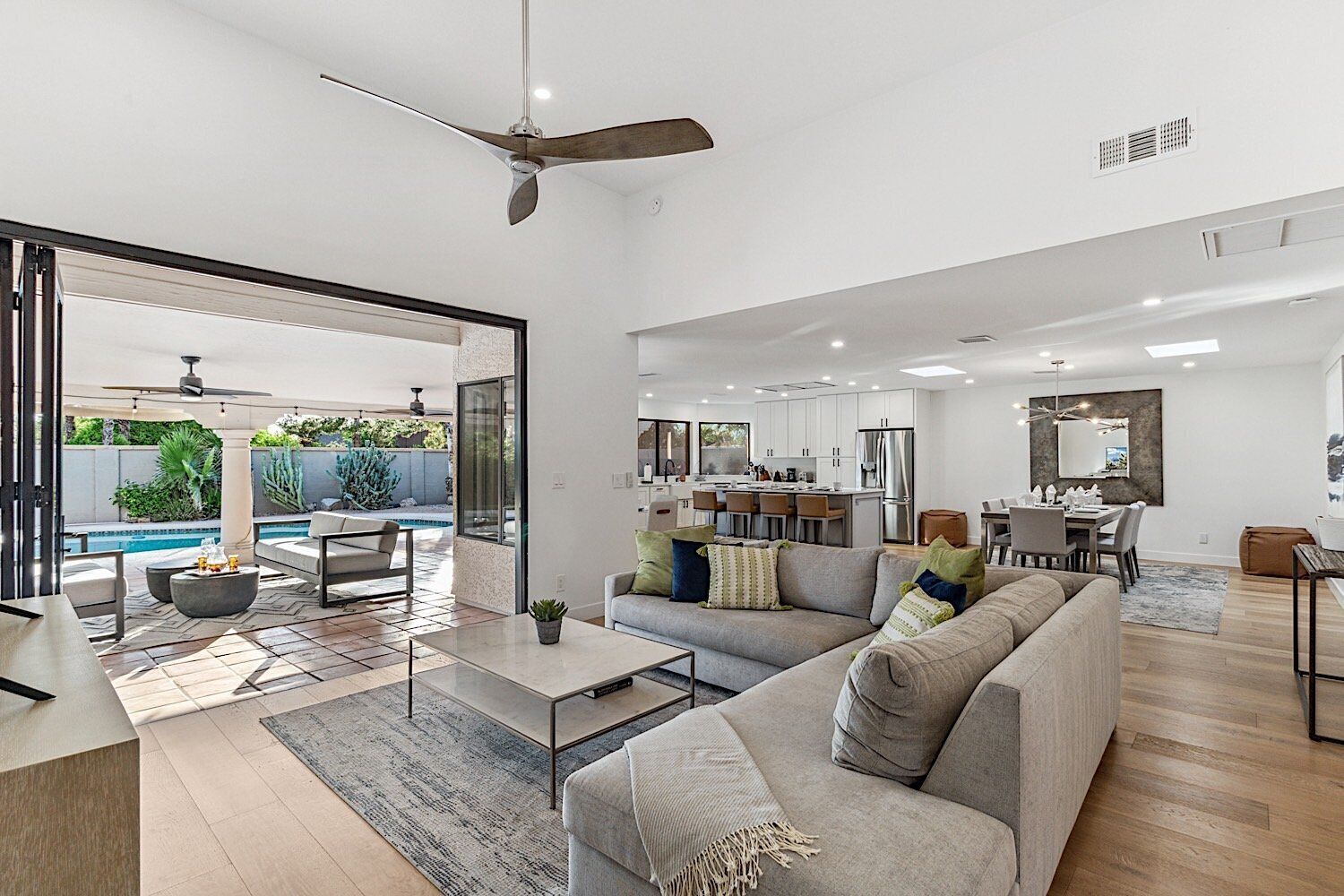 House (5 Bedrooms) | Front of property