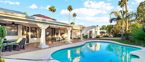 House (5 Bedrooms) | Interior