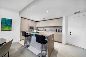 Interior - Beautiful Hyde Resort Luxe 2BR Private Beachfront (Hollywood)