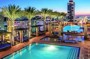 Interior - Beautiful Hyde Resort Luxe 2BR Private Beachfront (Hollywood)