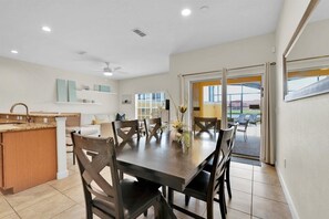 Interior - Cap8859 (Kissimmee)