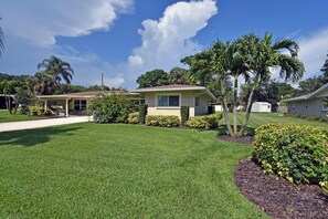 Property grounds - Beechwood Villa (Sarasota)