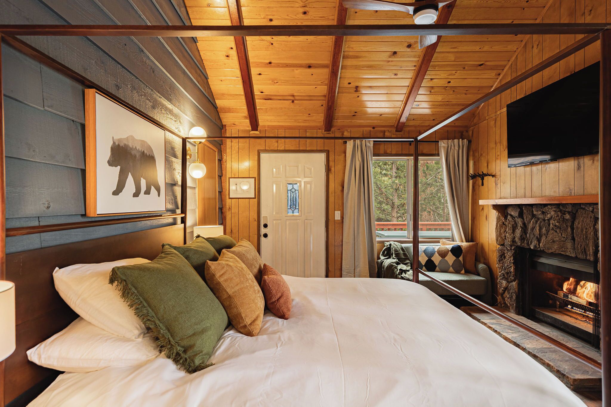 WiFi, bed sheets