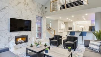 House (6 Bedrooms) | Interior
