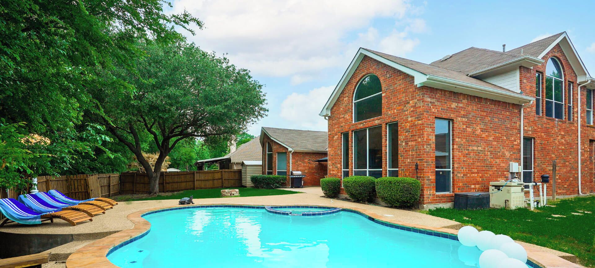 House (6 Bedrooms) | Front of property