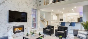 Captivating 6BR 3B Home With Pool & Fire Pit