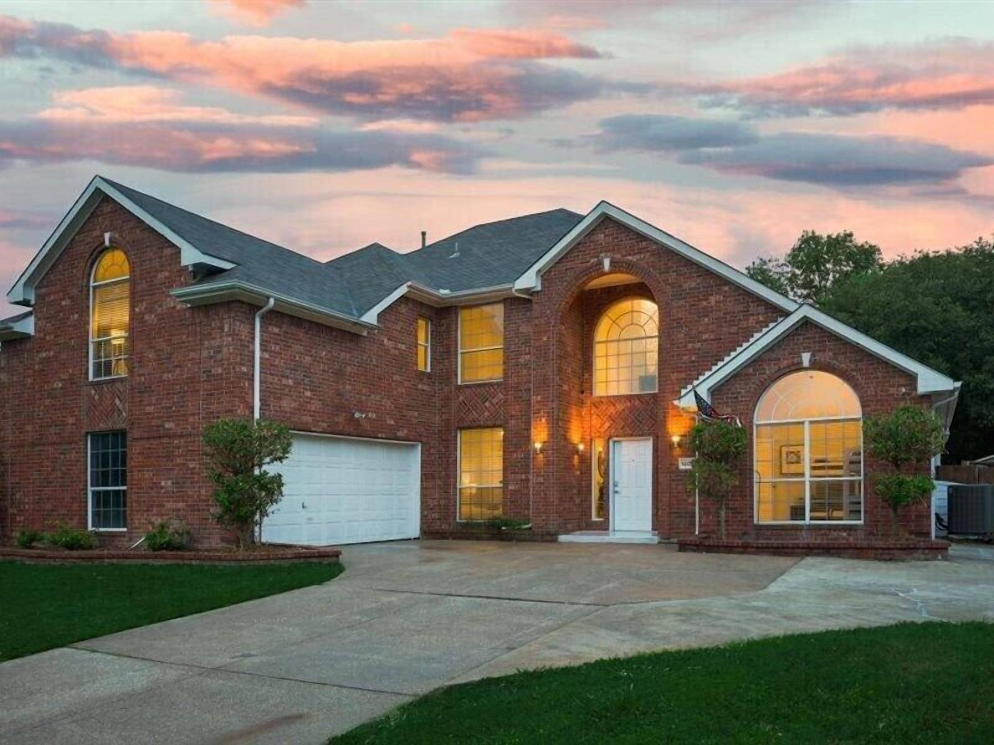 House (6 Bedrooms) | Interior