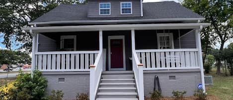 House (4 Bedrooms) | Front of property
