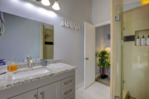House (3 Bedrooms) | Interior - Family Fun: Ping Pong, Bbq, Walk to Park Nearby (Sarasota)