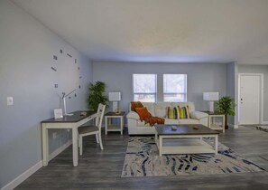 House (3 Bedrooms) | Interior - Family Fun: Ping Pong, Bbq, Walk to Park Nearby (Sarasota)