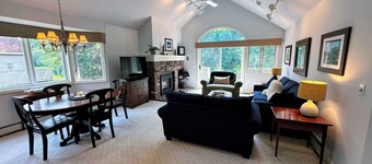 Fv43 Bretton Woods Single Level Home With AC on Golf Course!