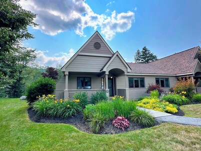 Fv43 Bretton Woods Single Level Home With AC on Golf Course!