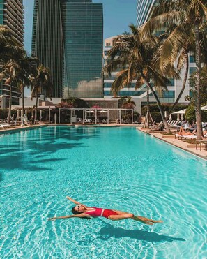 Interior - Luxury Four Seasons Condo Free Valet & Gym (Miami)