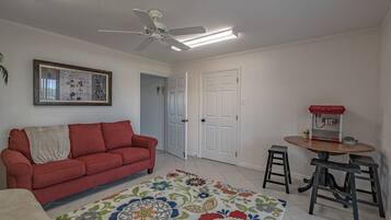 Villa (2 Bedrooms) | Interior