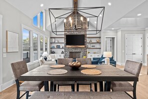 House (5 Bedrooms) | Interior - Lakeside Haven With Gourmet Kitchen (Hartwell)