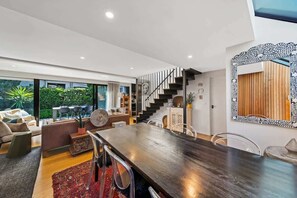 Dining - Shrewsbury Retreat (Christchurch)
