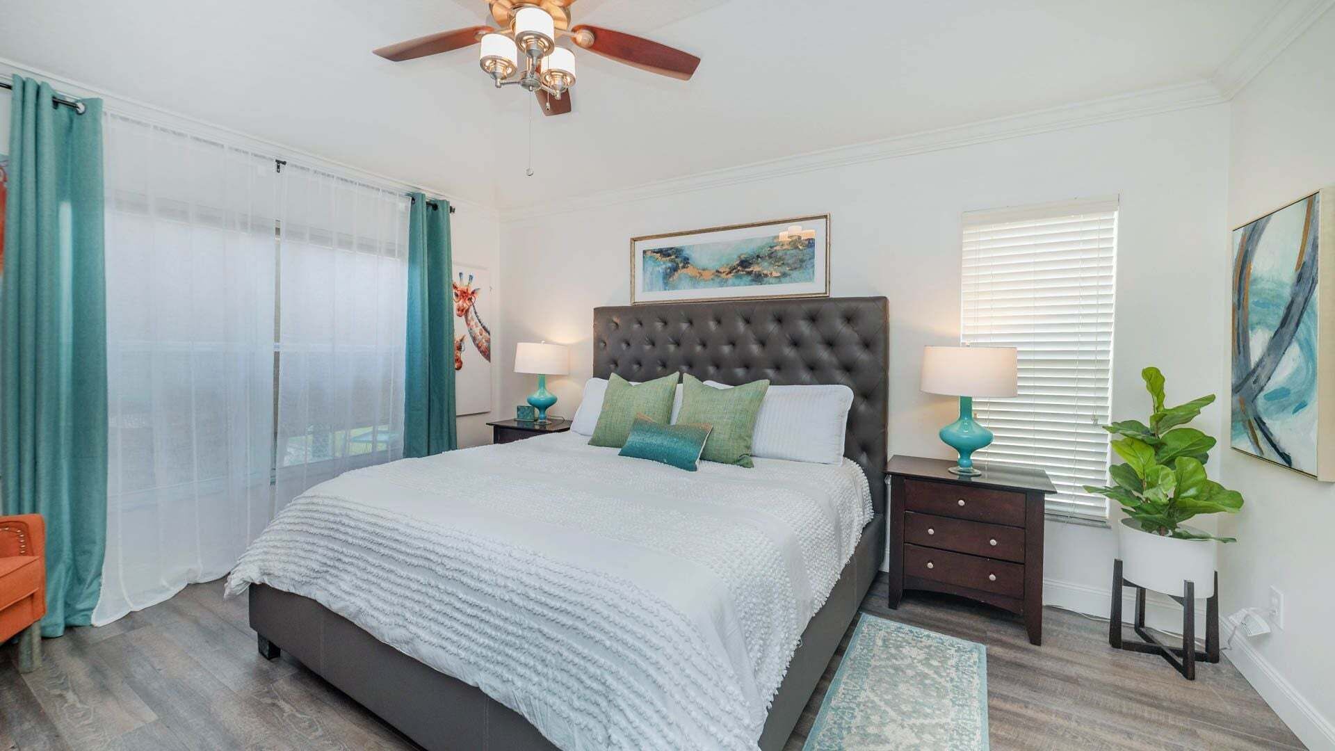 4 bedrooms, iron/ironing board, bed sheets