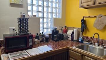 Mikrobølgeovn, ovn og kokeplater