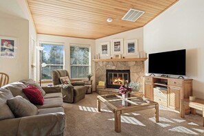 Front of property - Fairway Village 8 (Bend)