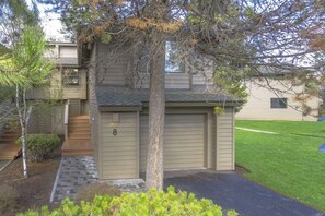 Interior - Fairway Village 8 (Bend)