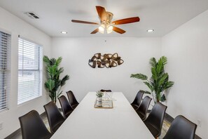 House (5 Bedrooms) | Interior - Elite 5BR Home With Game Room, Hot Tub, & Sauna (Grand Prairie)
