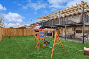 House (5 Bedrooms) | Interior - Elite 5BR Home With Game Room, Hot Tub, & Sauna (Grand Prairie)