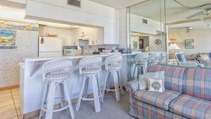 Unclassified image, 4 of 18, button - Errol By The Sea 406 (New Smyrna Beach)