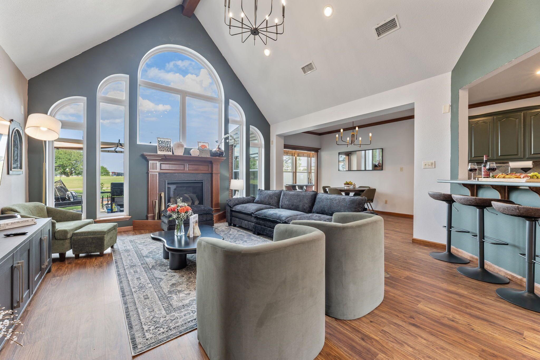 House (5 Bedrooms) | Living area | TV, fireplace