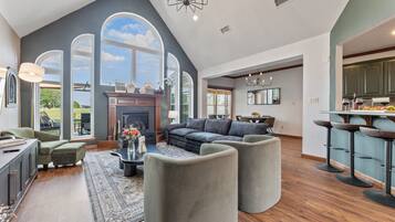 House (5 Bedrooms) | Living area | TV, fireplace