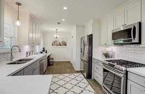 Interior - Lillys Maison 3 (Houston)