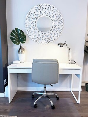 Interior - Modern Hub | Central Location, Budget & Pet OK (London)