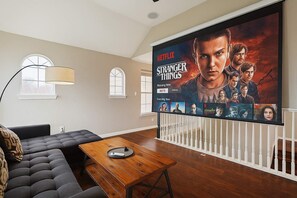 Interior - Immaculate 5BR 2B Vila With Pool and Cinema (Irving)