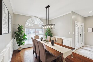 Talo (5 Bedrooms) | Sisätilat