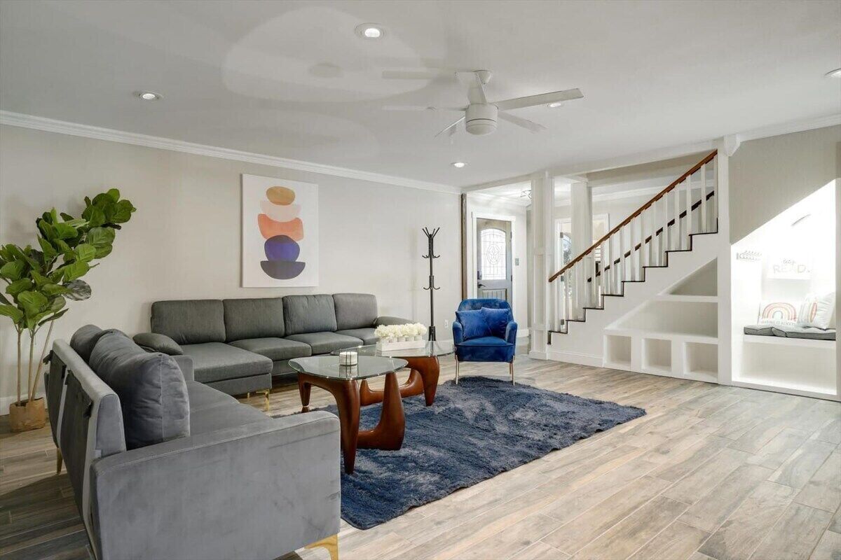 House (5 Bedrooms) | Interior