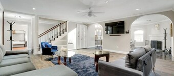 Grand 5BR 2 5B Villa With Pool & Hot Tub