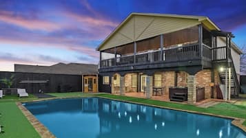 House (5 Bedrooms) | Front of property