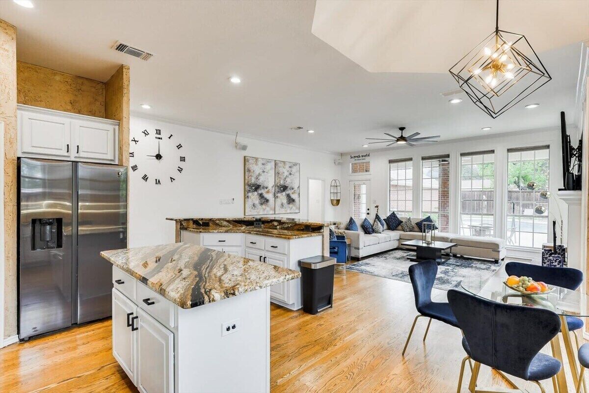 House (5 Bedrooms) | Interior