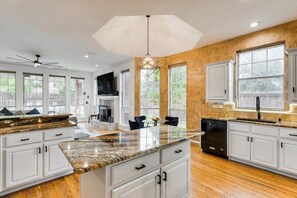 Maison (5 Bedrooms) | Intérieur