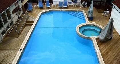 Million Dollar Bayview Beach Pool Downtown TC 1995