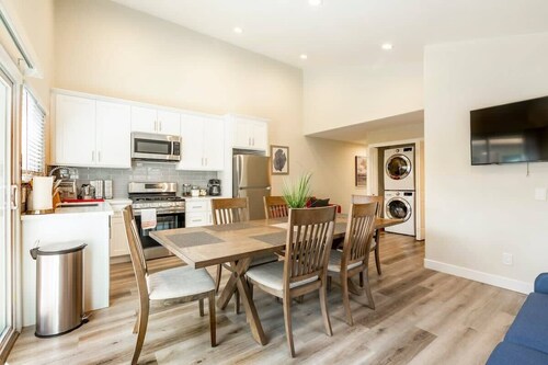 Marbella Lane - 6BR Duplex Dtwn SJ Laundry P
