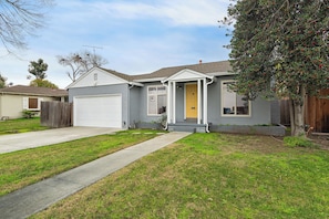 Interior - Marbella Lane Impeccable 3BR Delightful Escape (San Jose)