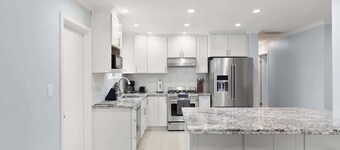 Marbella Lane Impeccable 3BR Delightful Escape