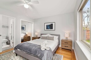 House (3 Bedrooms) | Interior