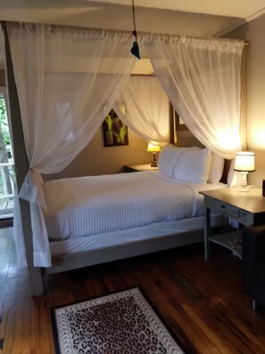 1 bedroom, WiFi, bed sheets - Wrens Nest Hideaway (Eureka Springs)
