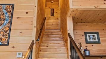 Chalet (2 Bedrooms) | Interior