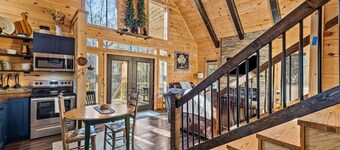 Wifi, Hot Tub & Pets - Eaglerock Retreat in Rrg!