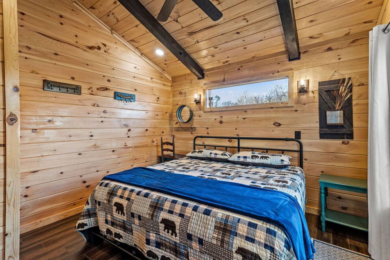 Chalet (2 Bedrooms) | Interior