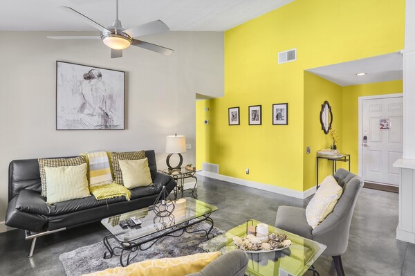 Padua - Palm Springs, CA